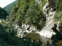 Valea Cernei- aer pur si peisaje care-ti taie respiratia